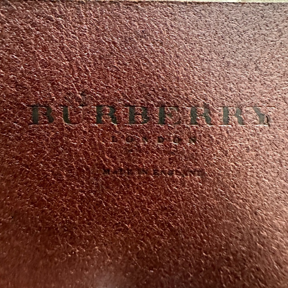 AUTHENTIC BURBERRY LEATHER BELT